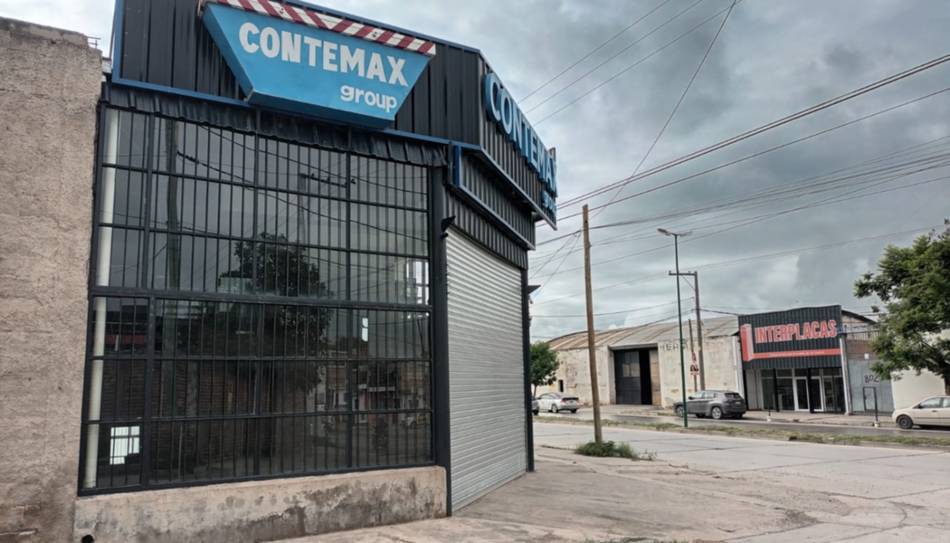 Contemax, otra vez en la mira: clausurada por arrojar residuos y contaminar el canal Tinkunaku