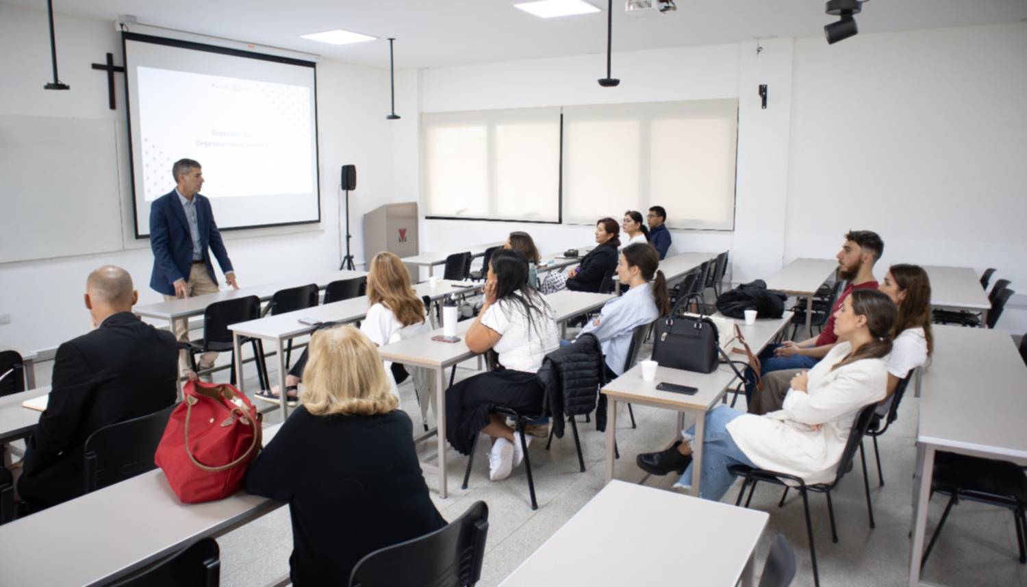 Un encuentro para fortalecer vínculos: UCASAL compartió un Desayuno con ONGs