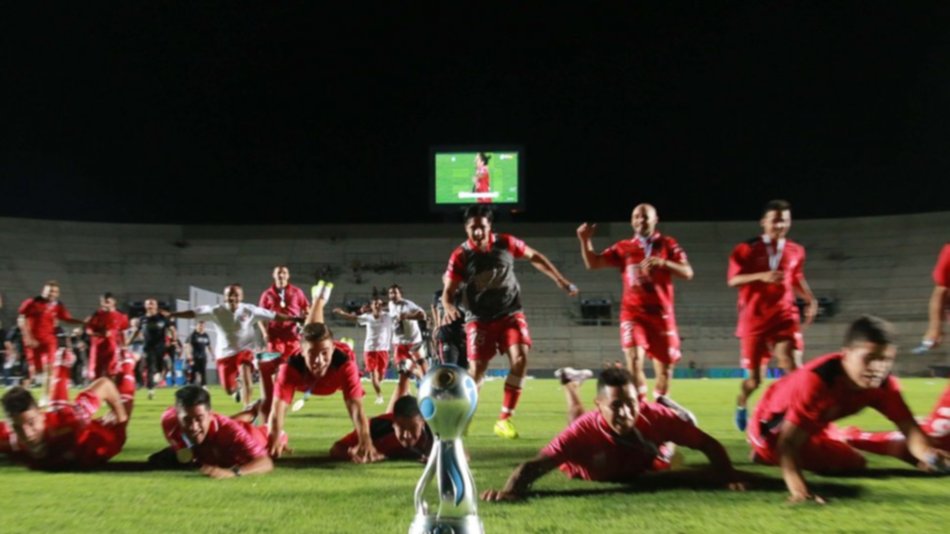 Se sortearon los 32avos: Boca con Huracán Las Heras y River con Liniers 