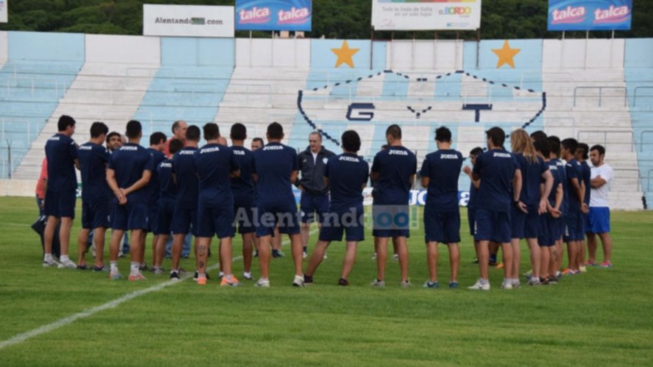 Gimnasia, con diez nombres asegurados y un asterisco para Aguirre