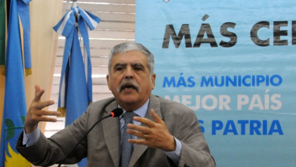 Denuncian a Julio de Vido por millonarias irregularidades