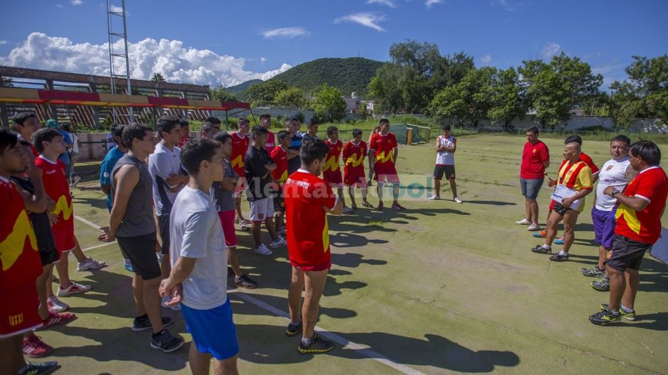 También piensa en el cuervo: Mitre le ganó a Atlético Cerrillos un amistoso