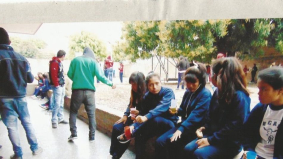 Un desayuno básico e integrador para 450 chicos