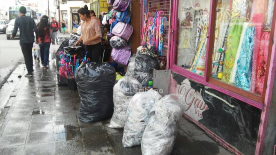 Los puestos del Mercado San Miguel, inundados