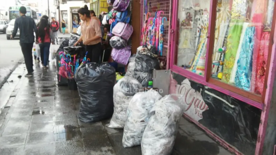 Los puestos del Mercado San Miguel, inundados