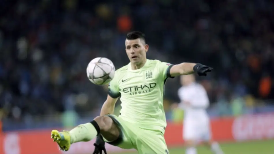 De la mano de Agüero, el Manchester City se acerca a los cuartos de final
