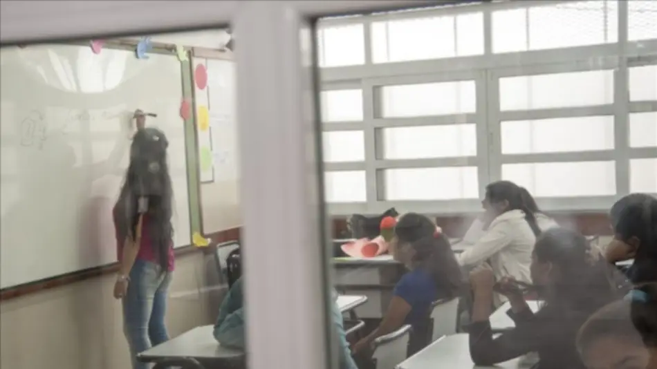 Profesionales dan clases de apoyo a 300 chicos de la zona oeste