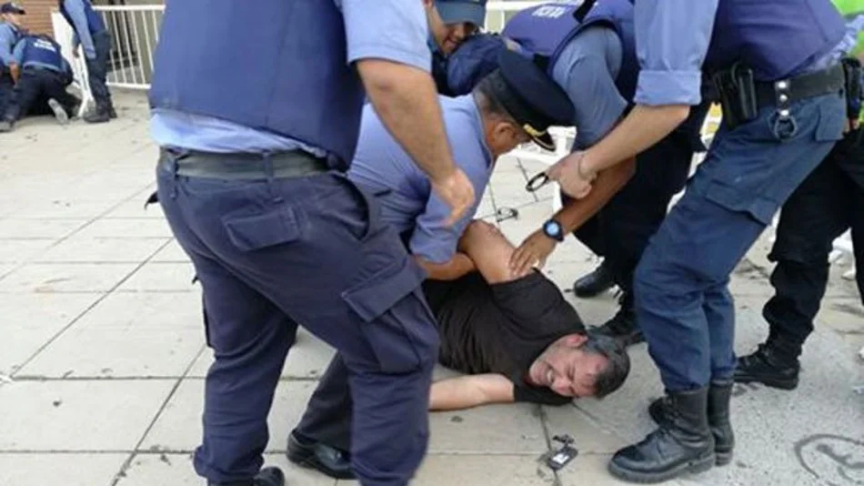 Detuvieron al titular de ATE Río Negro durante una protesta contra Macri