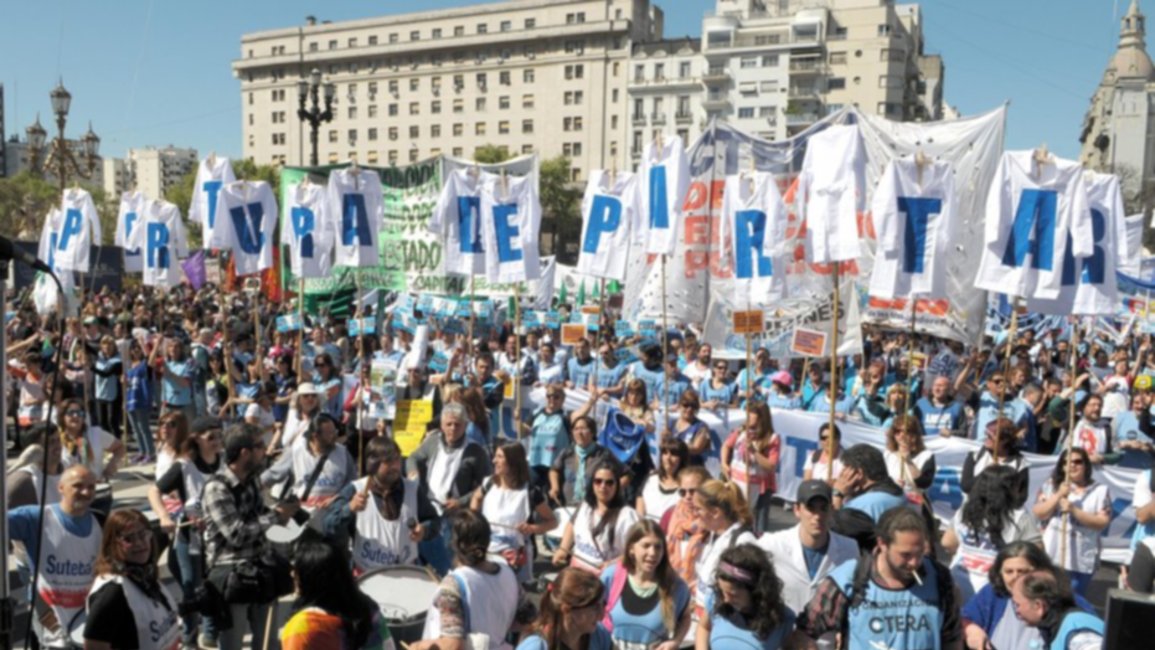 Gremios docentes nacionales se agrupan en reclamo de paritarias