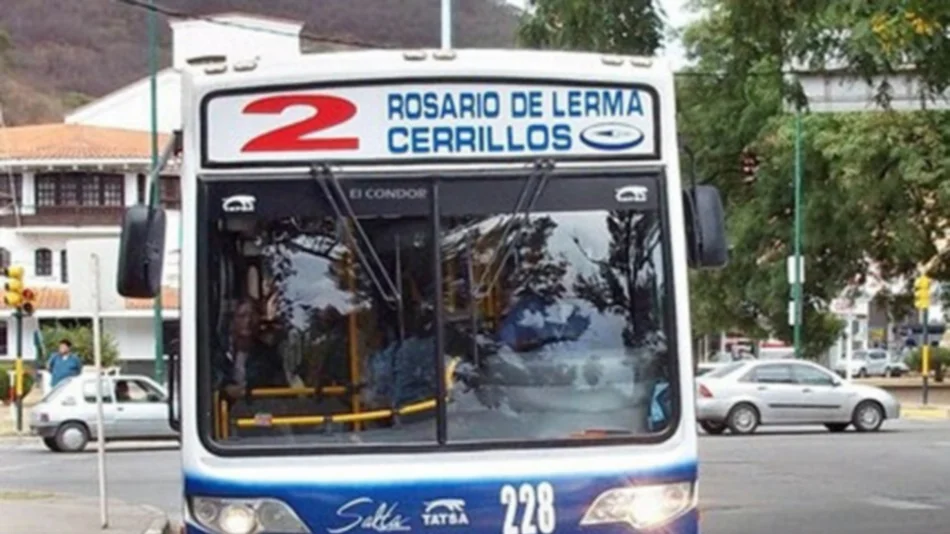 Tomaron en un boliche, se agarraron a las piñas en el colectivo y terminaron en una comisaría