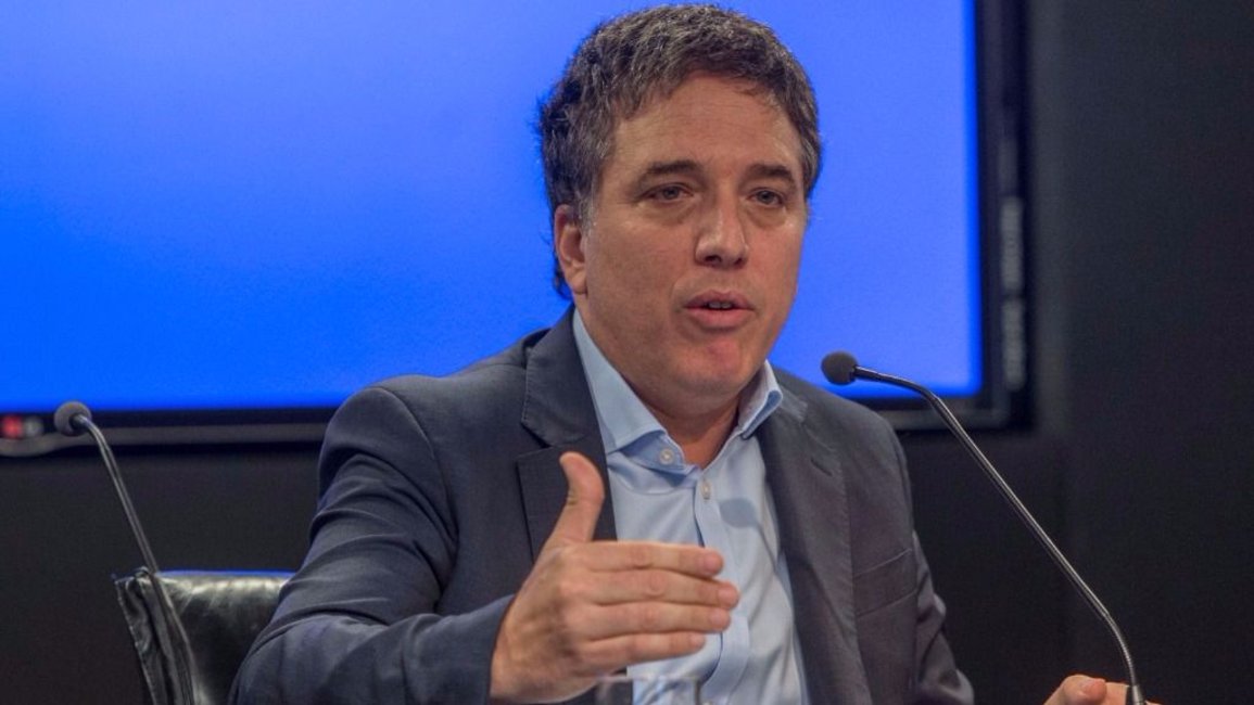 Dujovne admitió que la suba del dólar afectará el crecimiento e impactará en precios