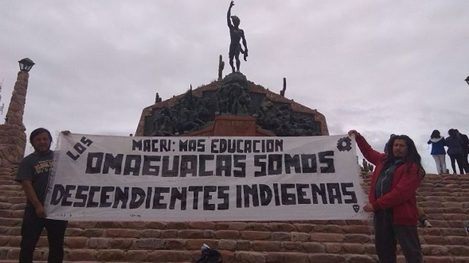 Macri jugó al fútbol y recorrió obras en Jujuy, pero no tuvo tiempo para pasar por Salta