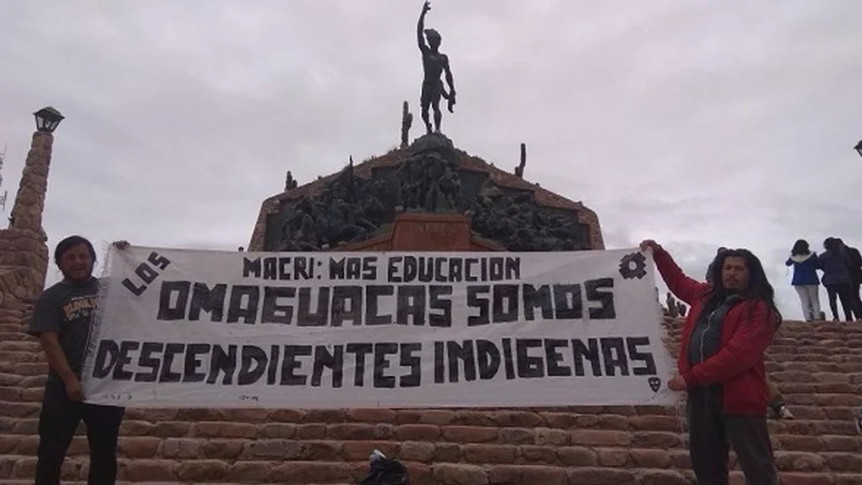 Macri jugó al fútbol y recorrió obras en Jujuy, pero no tuvo tiempo para pasar por Salta