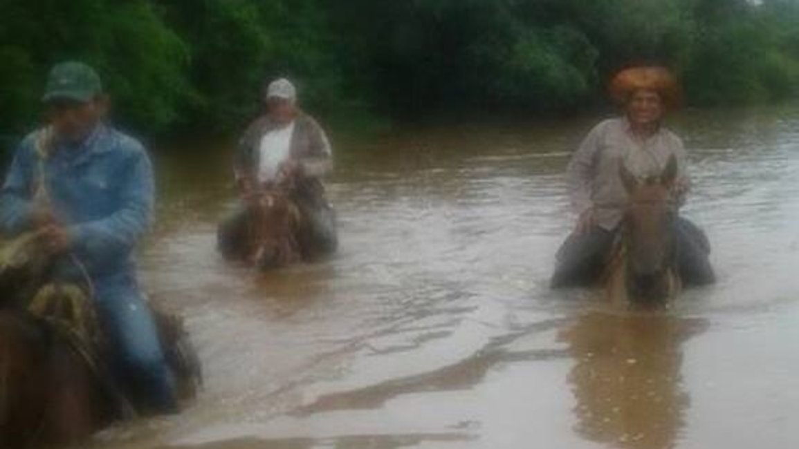 Se complica la situación en Salta: hay inundaciones cerca de Dragones y gente que tiene que evacuar 