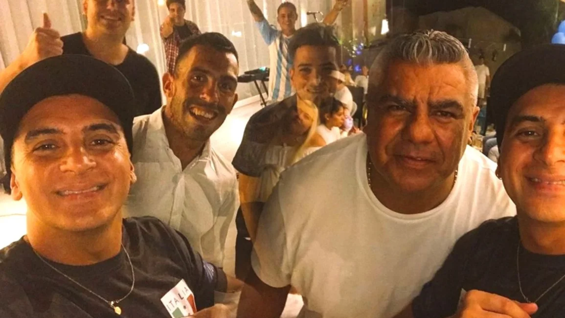 Chiqui Tapia estuvo en el cumpleaños de Tevez