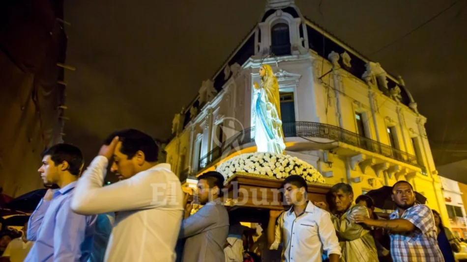 "La Iglesia  debe atender  a quien está  sufriendo"