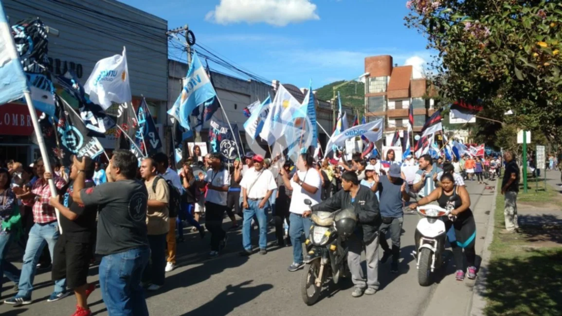 En Salta también hubo movilización y miles de salteños marcharon a la plaza 9 de Julio