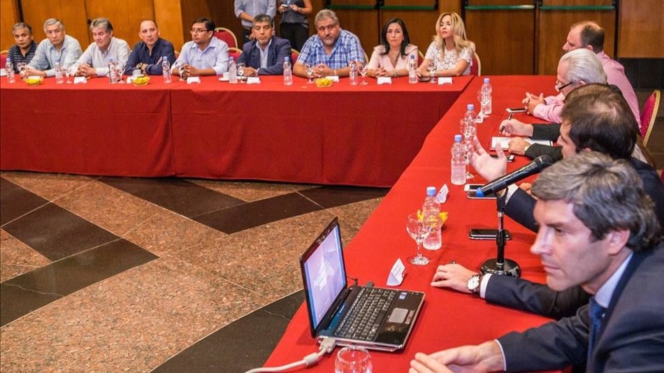 El sueldo mínimo de un maestro de  grado en Salta es 13.560 pesos 