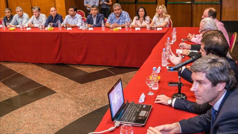 El sueldo mínimo de un maestro de  grado en Salta es 13.560 pesos 
