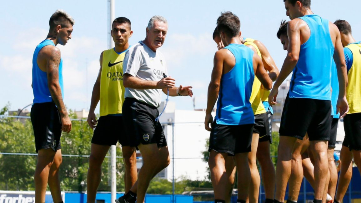 La duda de Alfaro está entre Pavón y Reynoso