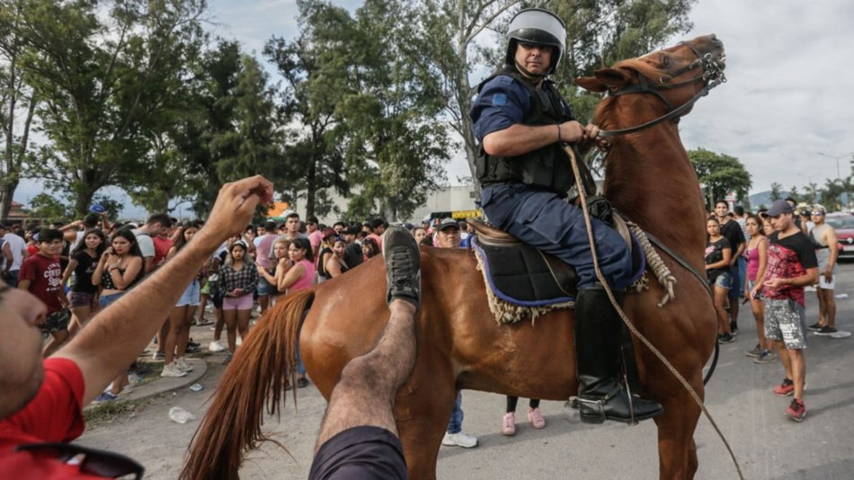 40 detenidos: El municipio advierte a las carpas por los incidentes