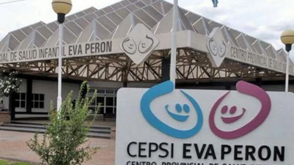Santiago del Estero: escondió a su hijo en la heladera para evitar ser detenido por golpeador 