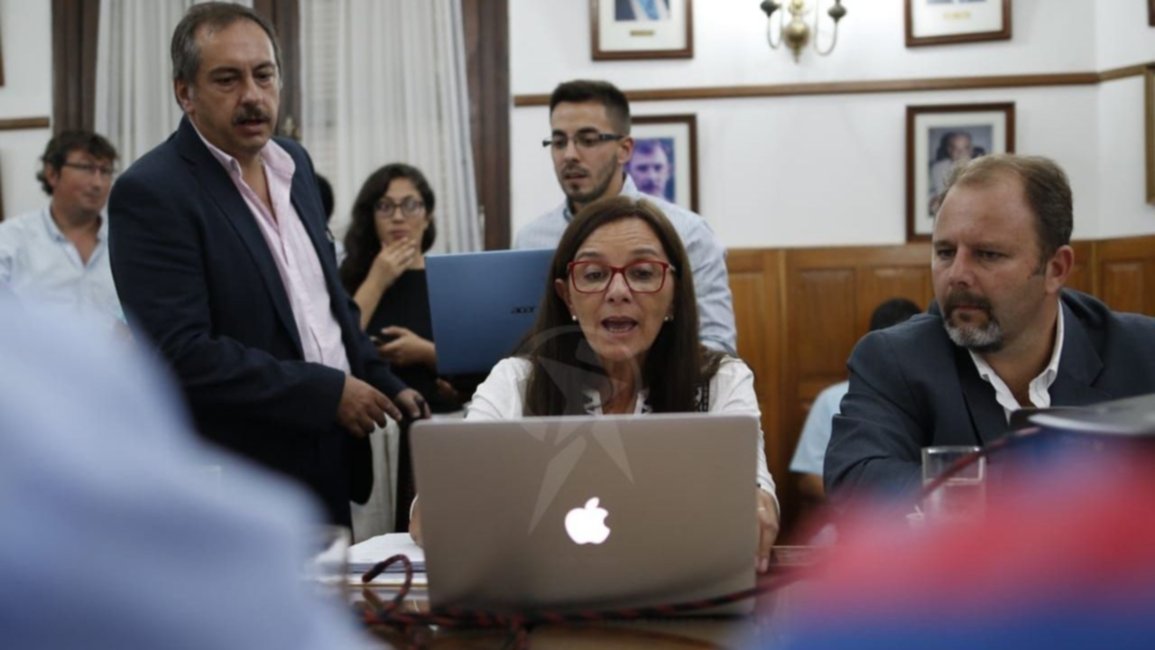 Berruezo: "Niego rotundamente los títulos docentes falsos"