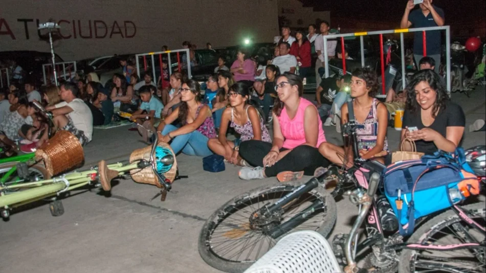 El viernes vuelve el autocine a la Municipalidad 
