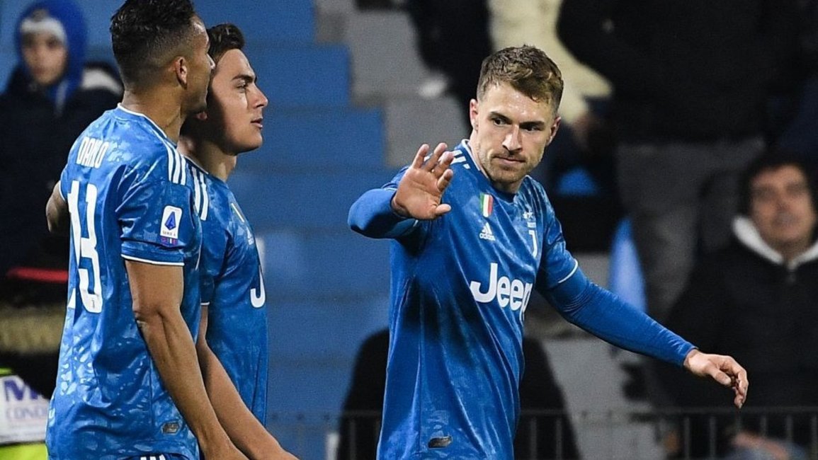 Juventus, con el toque de Dybala, sigue en lo más alto