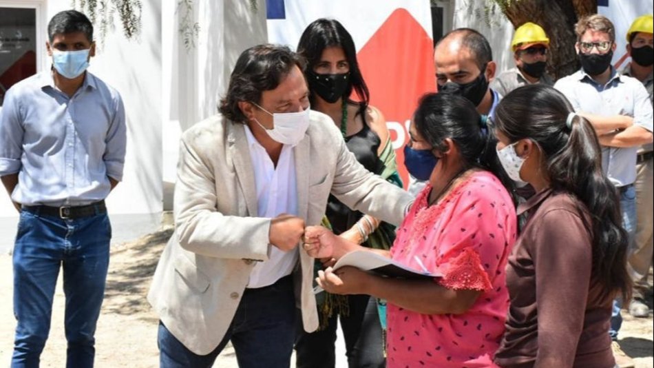 Sáenz en Cafayate: entregó viviendas y supervisó el módulo sanitario