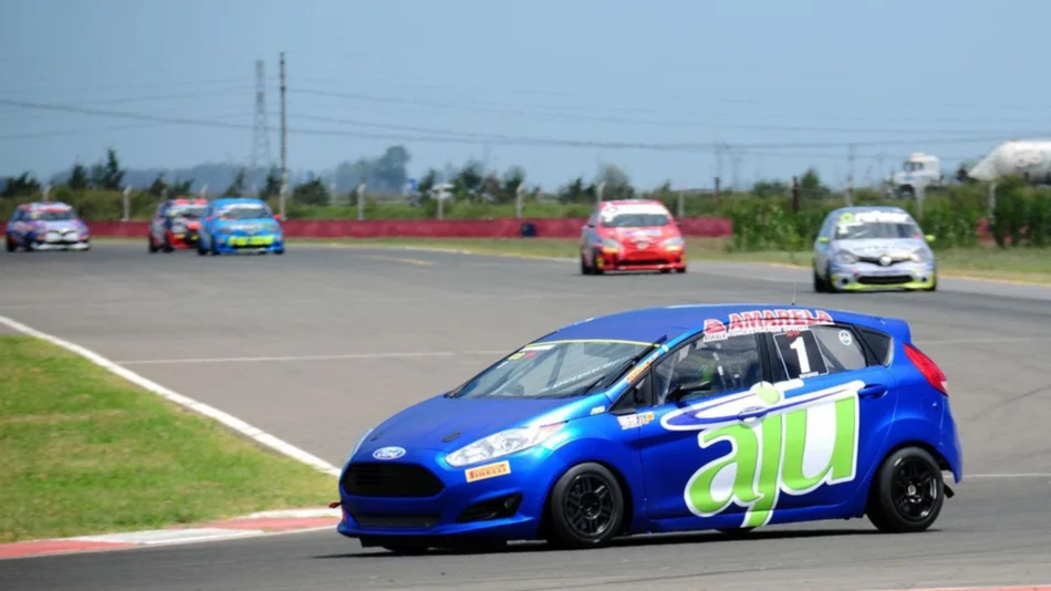 Largó el Turismo Pista con varios salteños en carrera