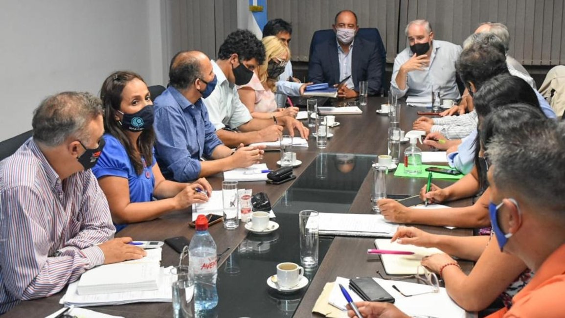 La Provincia ofreció un bono de 7 mil pesos a los docentes para cerrar 2020