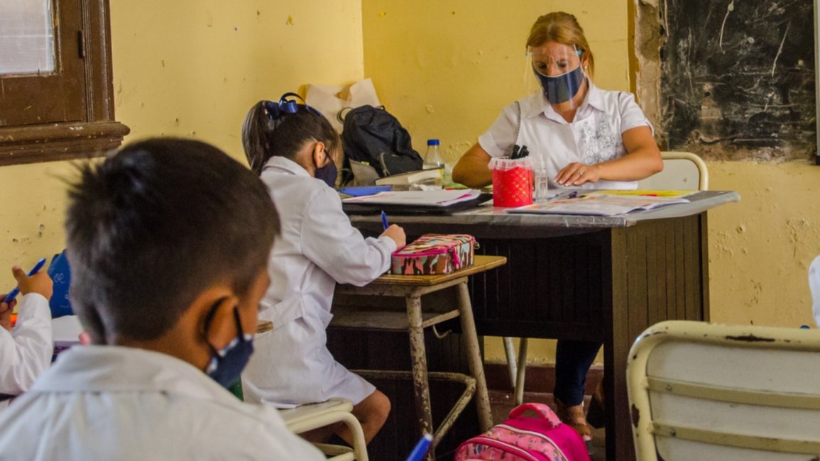 Docentes: Anuncian el llamado a paritarias