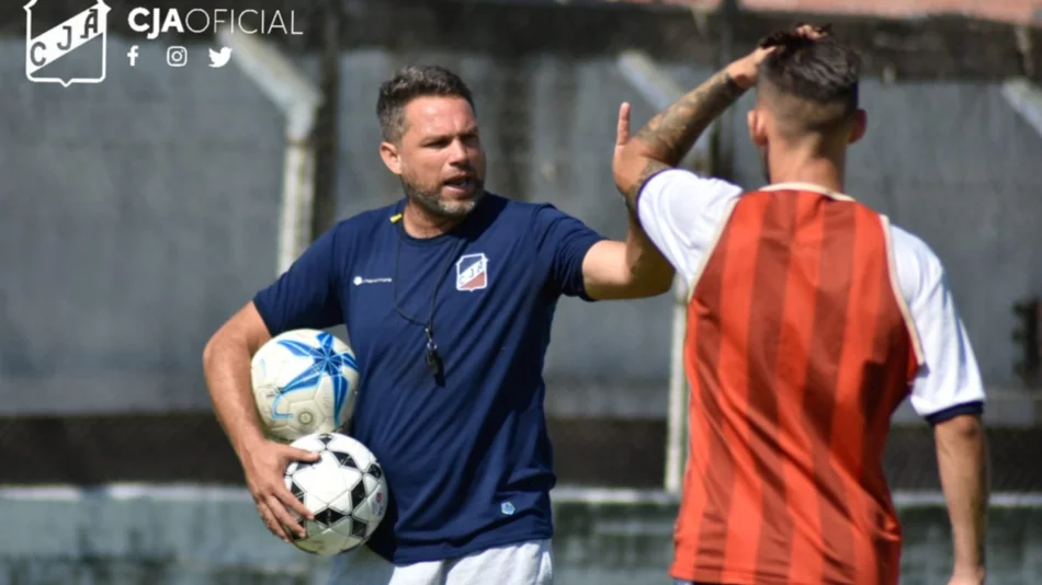 Martos prueba variantes para la final con Talleres