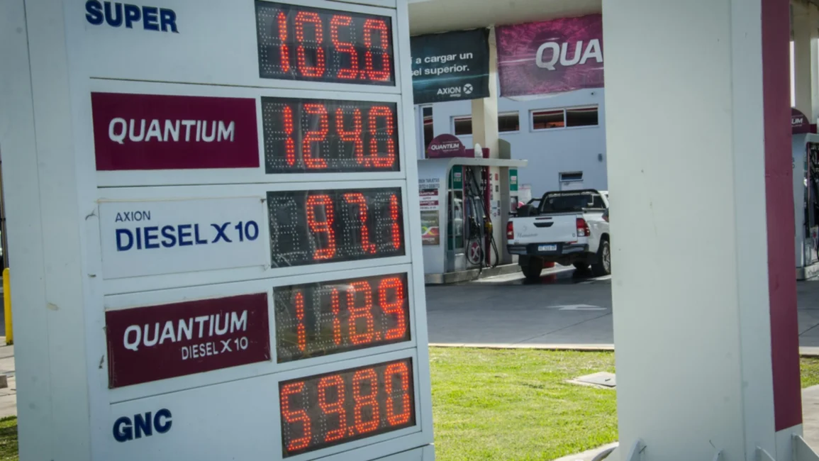 En Salta, el litro de nafta súper cuesta 7 pesos más que en Buenos Aires