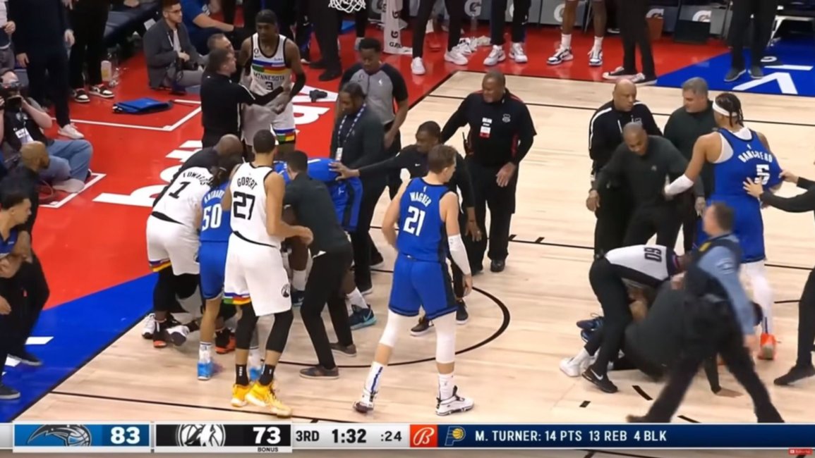 VIDEO. Escándalo: cinco expulsados en un partido de la NBA por una pelea