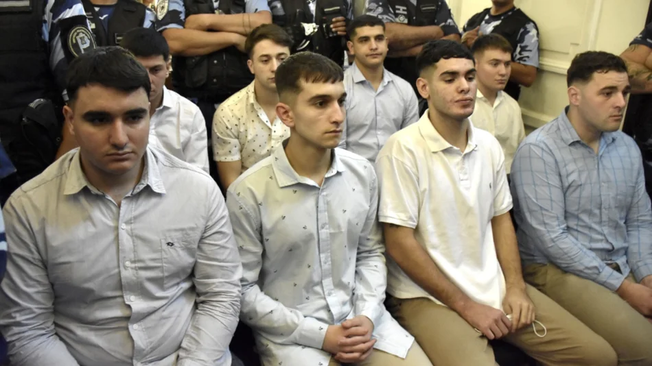 VIDEO.  Condenaron a cinco de los rugbiers a prisión perpetua y a los otros tres a 15 años de prisión por el crimen de Fernando Báez Sosa 