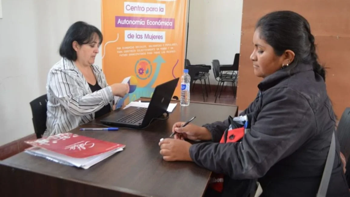 Más de 450 inscriptas para participar en el programa "Constructoras"