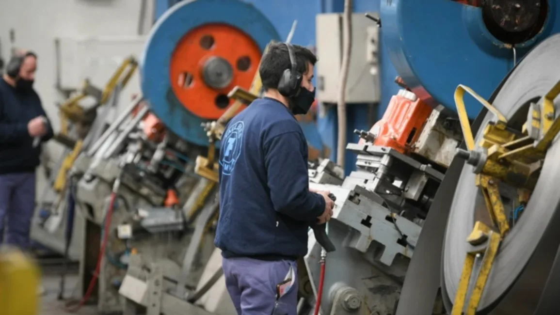Las pymes podrán acceder a dólares para pagar deudas por importaciones