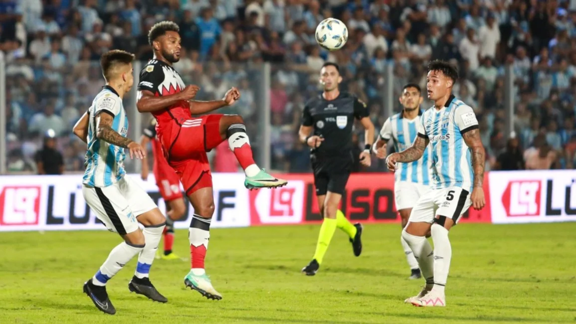 River empató sin goles con Atlético en Tucumán en un vibrante partido