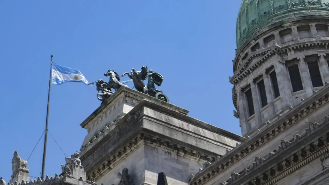 El Congreso, enfocado en el megadecreto