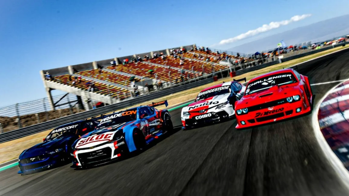 Nueva era en el TC: entran a pista los modelos Mustang y Camaro