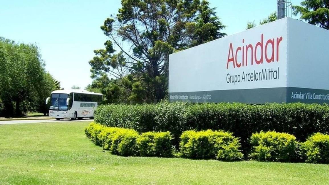 Grupo Acindar avisó que paralizará sus plantas fabriles por la caída en sus ventas