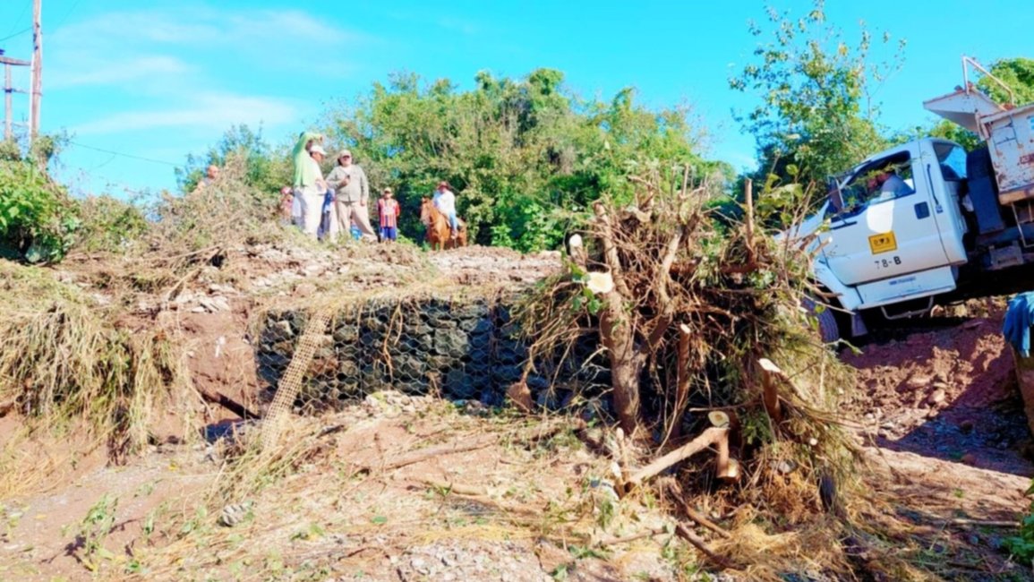 VIDEO. Tras el temporal los pobladores quedaron atrapados en El Naranjo