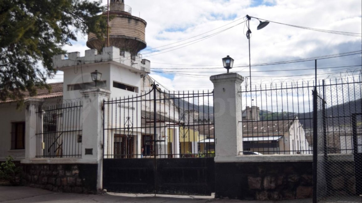Investigan una violenta pelea entre reclusos en Villa Las Rosas