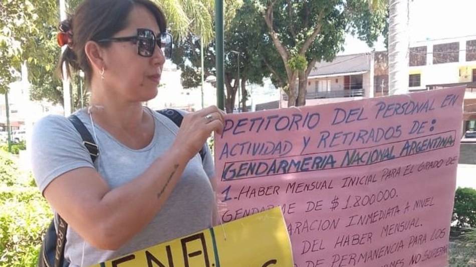 Familiares de los gendarmes se manifestaron en Tartagal