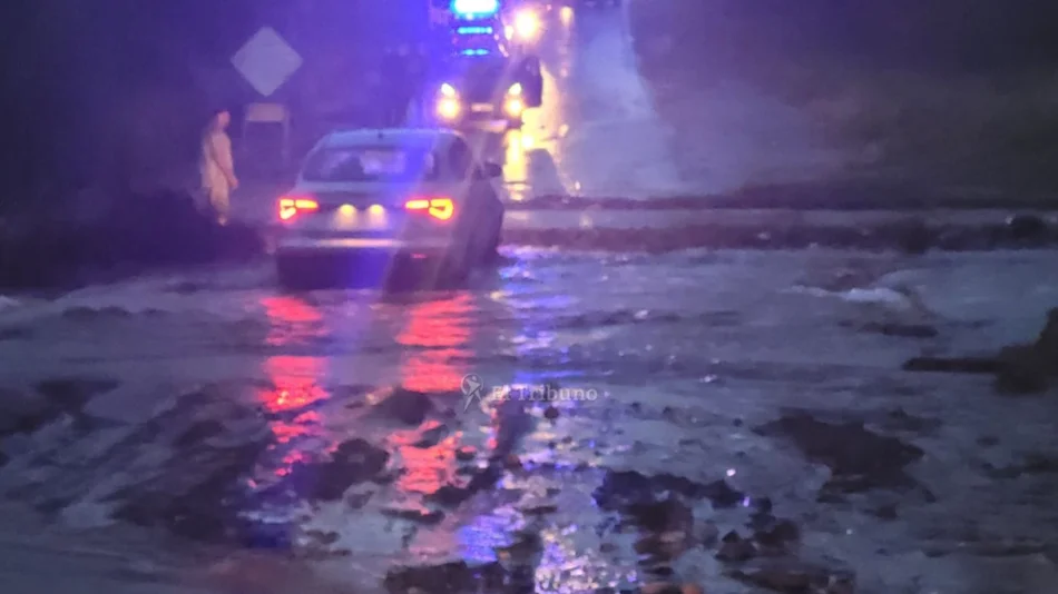 Por las intensas lluvias, desbordó el arroyo Tajamar provocando cortes en la ruta 68 cerca de La Viña