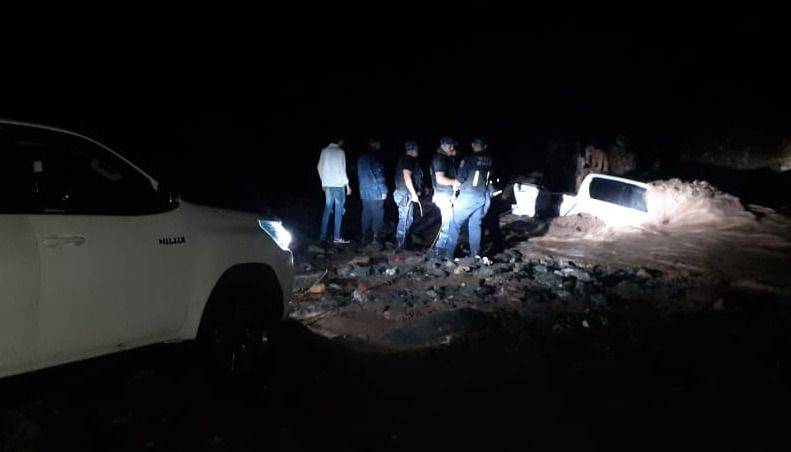 VIDEO. Intensas lluvias en Metán: el río Conchas se “tragó” dos camionetas todo terreno