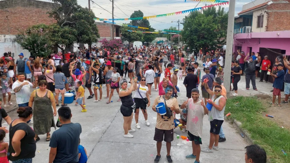 Vuelve el verdadero Carnaval de los barrios, de esos que cortaban calles
