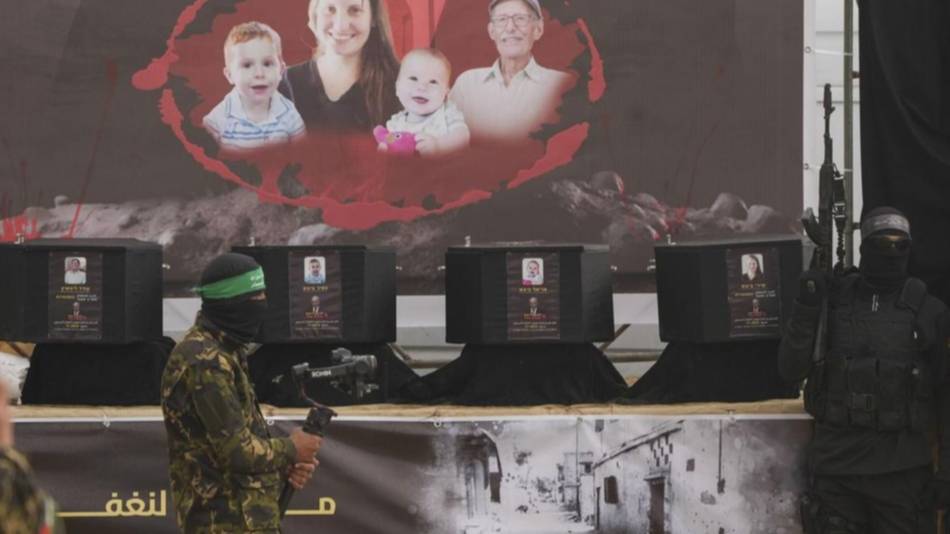 VIDEO. Así fue la entrega de rehenes israelíes a la Cruz Roja Internacional en Gaza
